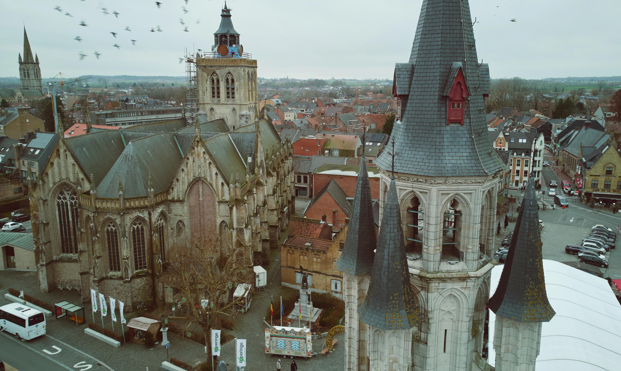 You can play the city game Urban Hunt in Poperinge