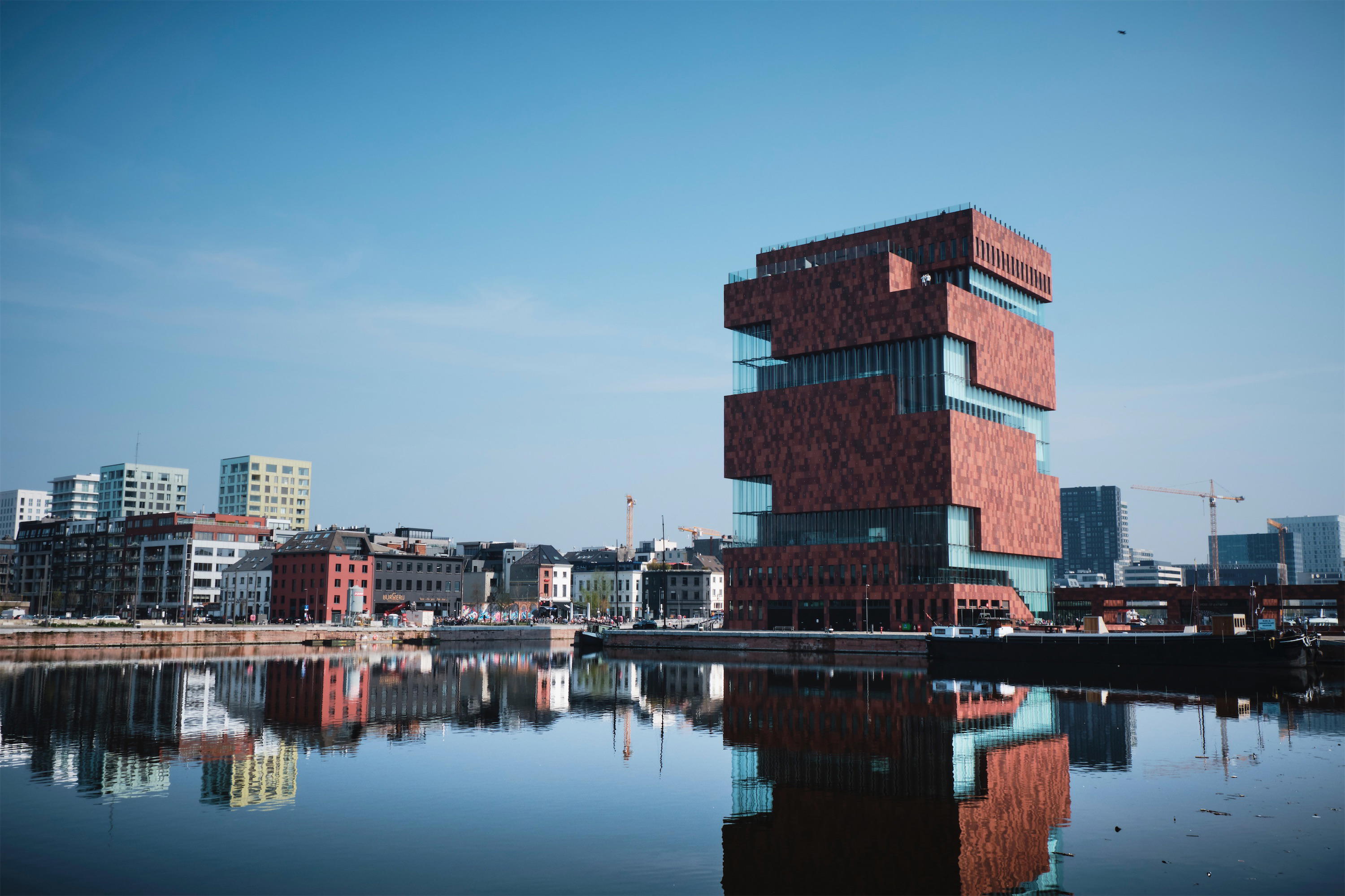 You can play the city game Urban Hunt in Antwerp