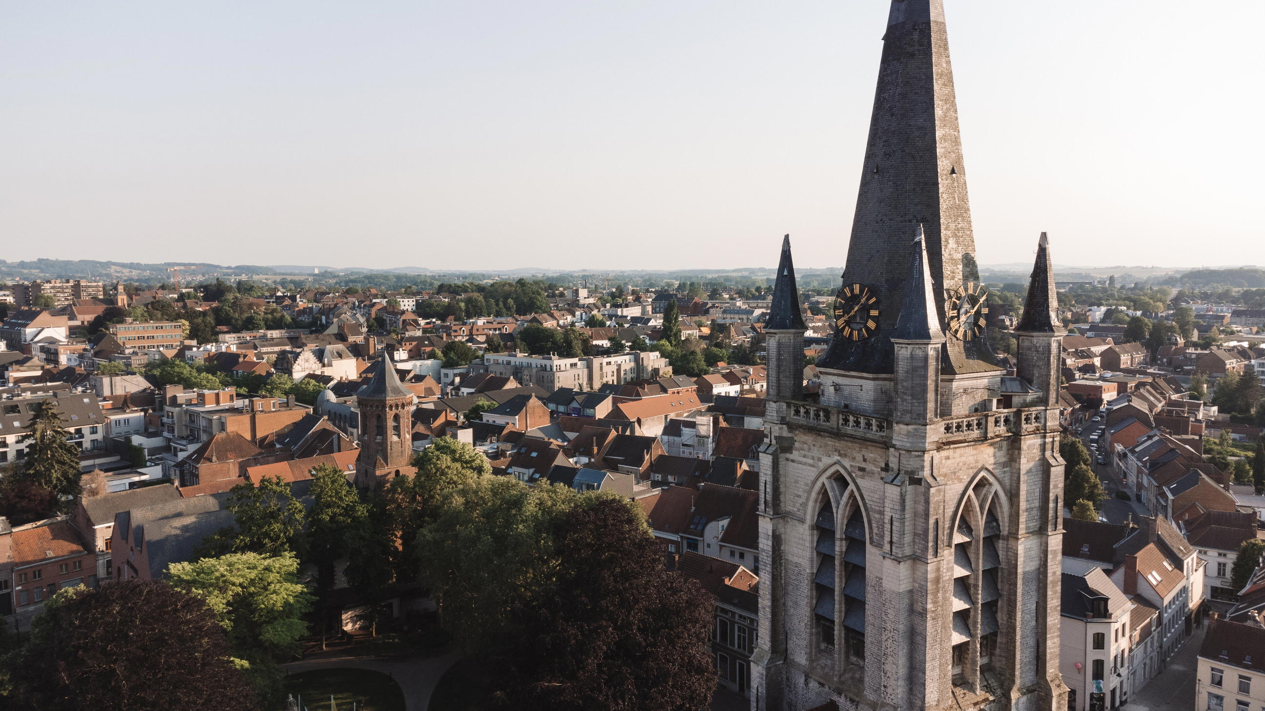 You can play the city game Urban Hunt in Ronse